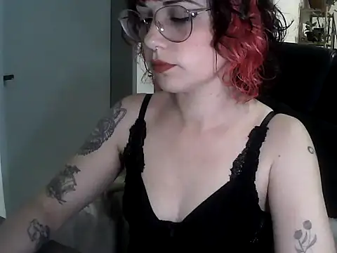 Snapshot of Acid_Girl_Ofc chatting on 10-15-25, 03:17 Acid Girl Ofc online show from 10-15-25, 03:17