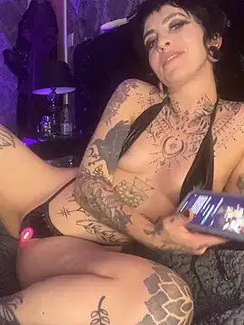 Snapshot of littleinkedblaise666 chatting on 11-23-25, 06:30 littleinkedblaise666 online show from 11-23-25, 06:30