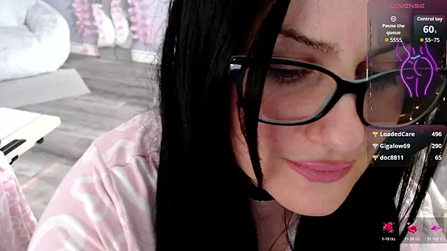 Snapshot of BellaStar84 chatting on 04-29-26, 05:30 BellaStar84 online show from 04-29-26, 05:30