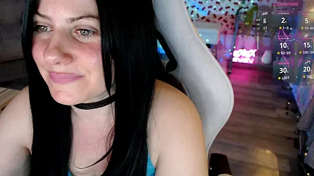 Snapshot of BellaStar84 chatting on 05-08-26, 06:30 BellaStar84 online show from 05-08-26, 06:30