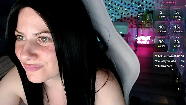 Snapshot of BellaStar84 chatting on 05-15-26, 07:04 BellaStar84 online show from 05-15-26, 07:04
