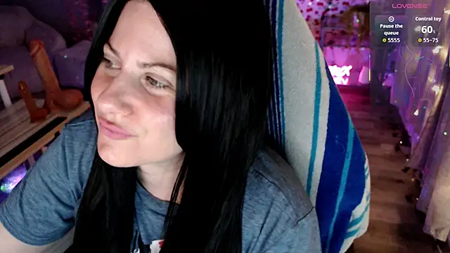 Snapshot of BellaStar84 chatting on 05-26-26, 08:10 BellaStar84 online show from 05-26-26, 08:10