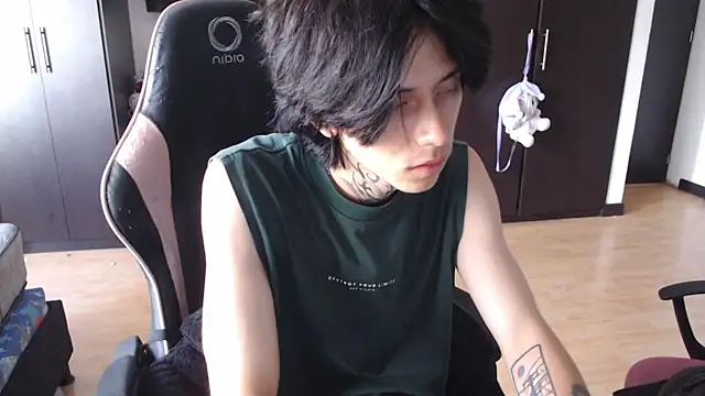 xIce Boy online show from 12-15-25, 01:26