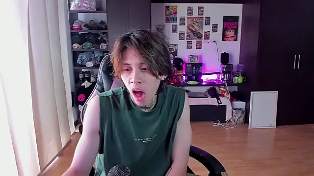 xIce Boy online show from 04-16-26, 04:30