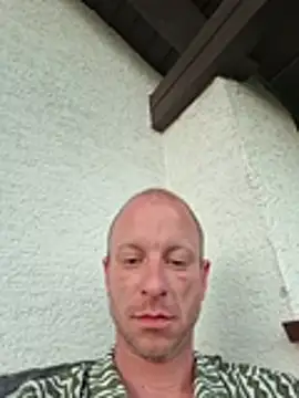 Snapshot of svenpfeifer chatting on 06-25-26, 03:06 svenpfeifer online show from 06-25-26, 03:06