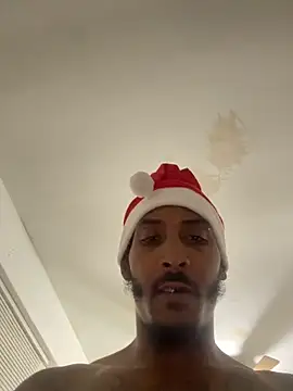 Snapshot of Foxdaguy chatting on 12-20-25, 07:37 Foxdaguy online show from 12-20-25, 07:37