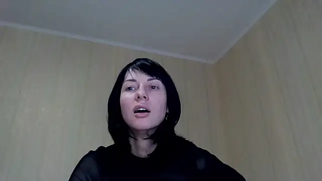 Snapshot of _Black-Panther_ chatting on 10-28-25, 06:28 Black-Panther online show from 10-28-25, 06:28