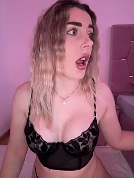 Snapshot of -IrisDiamond- chatting on 03-11-26, 02:56 -IrisDiamond- online show from 03-11-26, 02:56