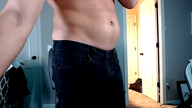 Snapshot of MidwestStroke chatting on 01-13-26, 05:24 MidwestStroke online show from 01-13-26, 05:24