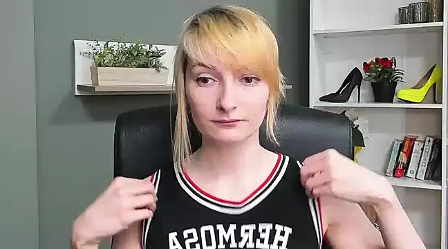 hottieBlair online show from 03-17-25, 07:24