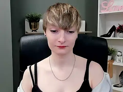 hottieBlair online show from 09-26-25, 06:17