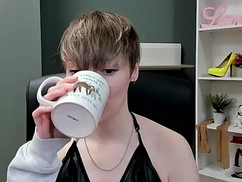 hottieBlair online show from 10-17-25, 06:49