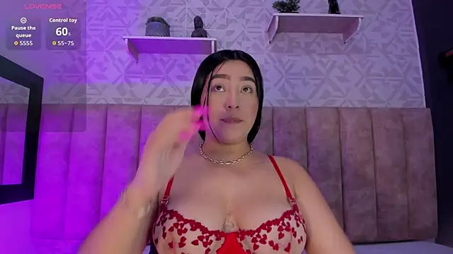 MelinaCruz online show from 10-28-25, 04:16