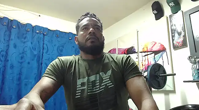 BladeFoxxx1 online show from 03-12-25, 07:02