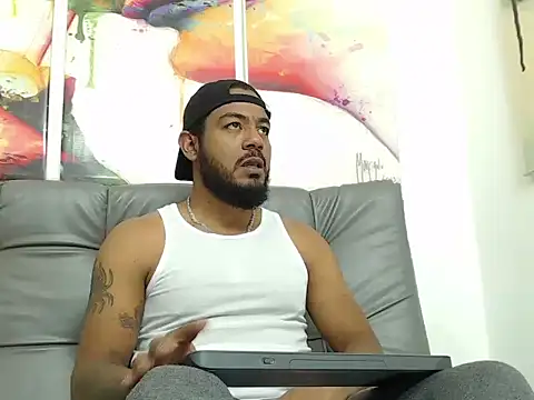 BladeFoxxx1 online show from 11-20-25, 10:42