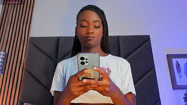 Snapshot of Kendallross28 chatting on 09-16-25, 01:56 Kendallross28 online show from 09-16-25, 01:56