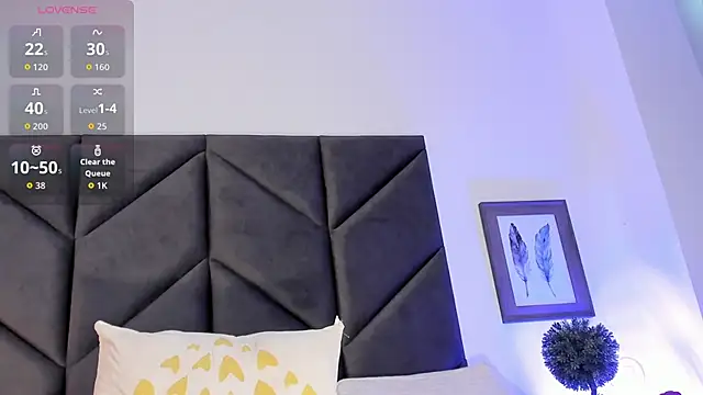 Snapshot of Kendallross28 chatting on 10-22-25, 01:33 Kendallross28 online show from 10-22-25, 01:33