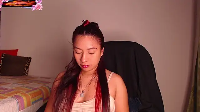 Snapshot of yes0225 chatting on 10-13-25, 03:23 yes0225 online show from 10-13-25, 03:23