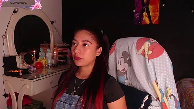 Snapshot of yes0225 chatting on 10-22-25, 03:01 yes0225 online show from 10-22-25, 03:01