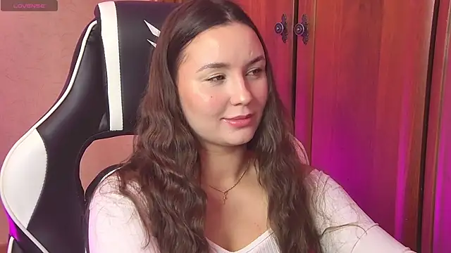 Snapshot of CherryTouss chatting on 01-18-26, 01:04 CherryTouss online show from 01-18-26, 01:04