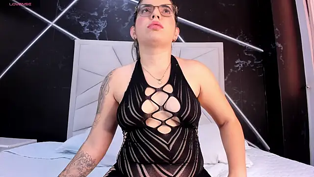 JulietSofia online show from 05-28-26, 07:44
