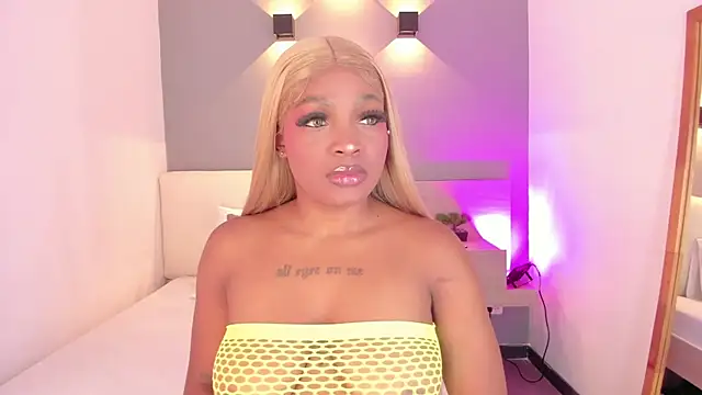 Snapshot of karol_white_ chatting on 05-23-26, 03:56 karol white online show from 05-23-26, 03:56