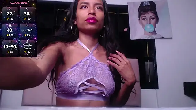 Snapshot of Violet_King chatting on 03-20-25, 01:15 Violet King online show from 03-20-25, 01:15