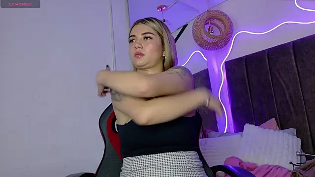 natasha  black online show from 09-08-25, 07:46