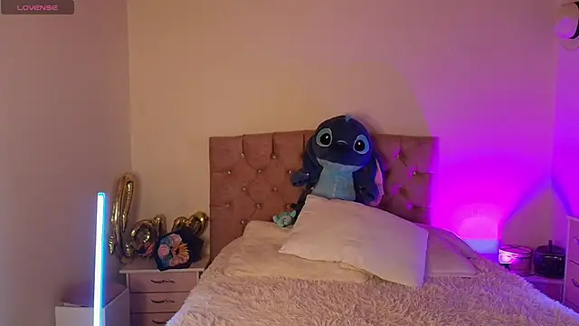 natasha  black online show from 11-16-25, 07:41