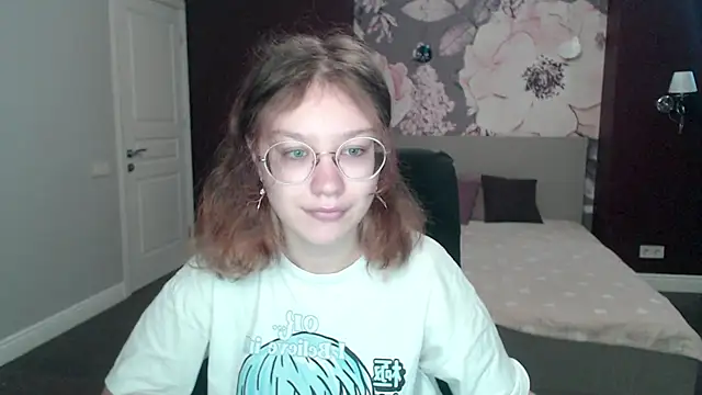 AngelinaLow online show from 03-18-25, 06:25