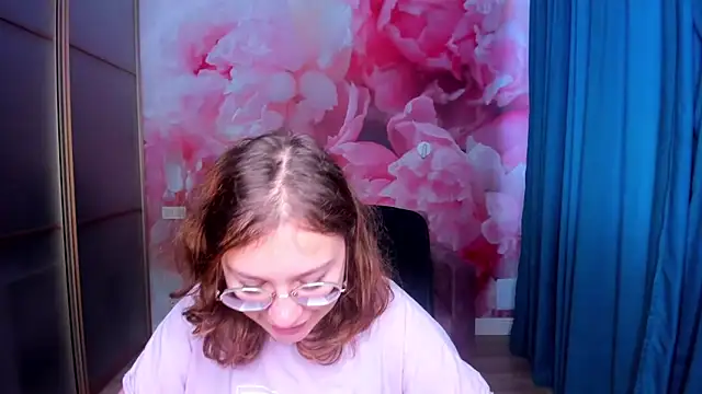 AngelinaLow online show from 11-17-25, 12:22