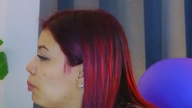 Snapshot of TiffanyWalk chatting on 12-22-25, 11:51 TiffanyWalk online show from 12-22-25, 11:51