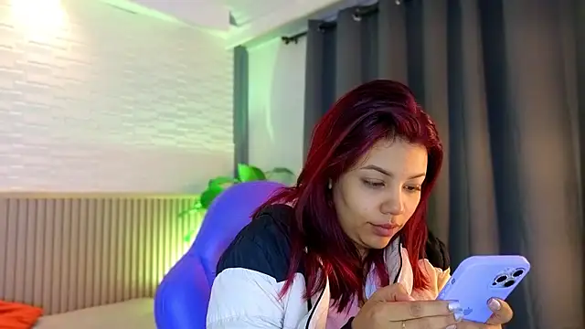 Snapshot of TiffanyWalk chatting on 01-06-26, 12:31 TiffanyWalk online show from 01-06-26, 12:31