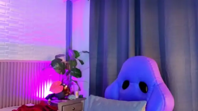 Snapshot of TiffanyWalk chatting on 01-07-26, 11:45 TiffanyWalk online show from 01-07-26, 11:45