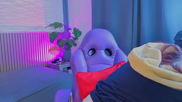 Snapshot of TiffanyWalk chatting on 02-24-26, 01:53 TiffanyWalk online show from 02-24-26, 01:53