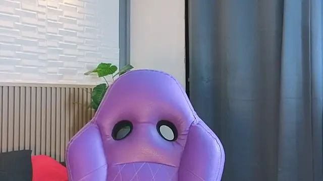 Snapshot of TiffanyWalk chatting on 03-03-26, 12:33 TiffanyWalk online show from 03-03-26, 12:33