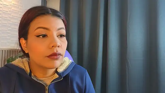 TiffanyWalk online show from 04-09-26, 12:32