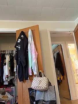 Snapshot of SpaceCowWhore chatting on 09-27-25, 04:12 SpaceCowWhore online show from 09-27-25, 04:12