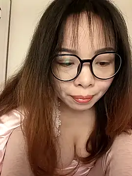 Snapshot of aa520uv chatting on 03-18-25, 04:26 aa520uv online show from 03-18-25, 04:26