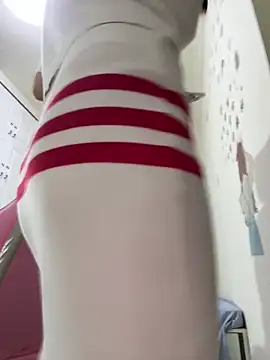 Snapshot of aa520uv chatting on 10-19-25, 05:19 aa520uv online show from 10-19-25, 05:19