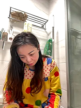 Snapshot of aa520uv chatting on 10-28-25, 12:36 aa520uv online show from 10-28-25, 12:36