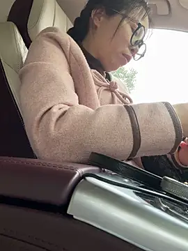 Snapshot of aa520uv chatting on 11-06-25, 04:57 aa520uv online show from 11-06-25, 04:57