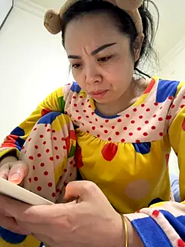 Snapshot of aa520uv chatting on 11-06-25, 10:54 aa520uv online show from 11-06-25, 10:54