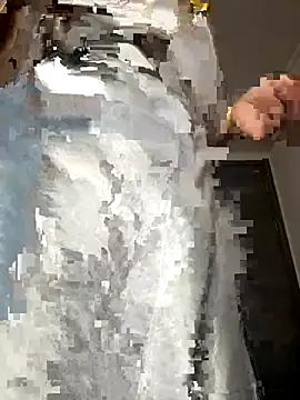 Snapshot of aa520uv chatting on 11-12-25, 04:18 aa520uv online show from 11-12-25, 04:18