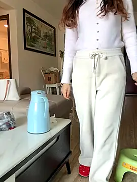 Snapshot of aa520uv chatting on 11-22-25, 06:23 aa520uv online show from 11-22-25, 06:23