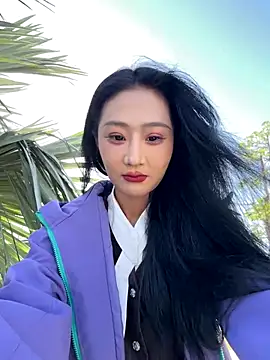 Snapshot of linger-23 chatting on 11-29-25, 07:00 linger-23 online show from 11-29-25, 07:00