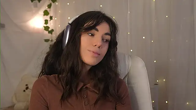 mystica  online show from 10-28-25, 10:08