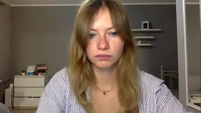 Snapshot of MillieShow chatting on 12-20-25, 03:30 MillieShow online show from 12-20-25, 03:30