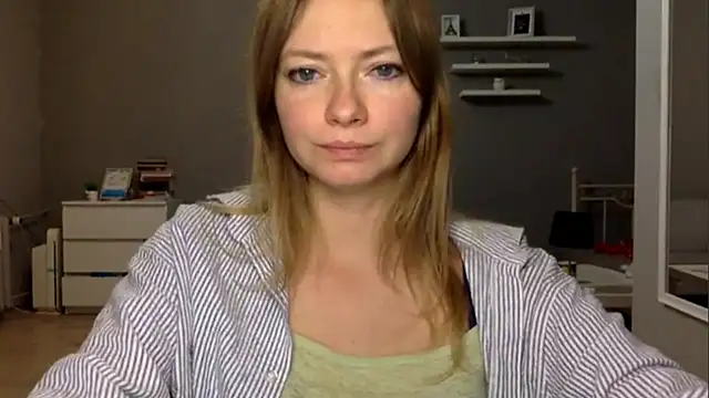 Snapshot of MillieShow chatting on 01-08-26, 10:01 MillieShow online show from 01-08-26, 10:01