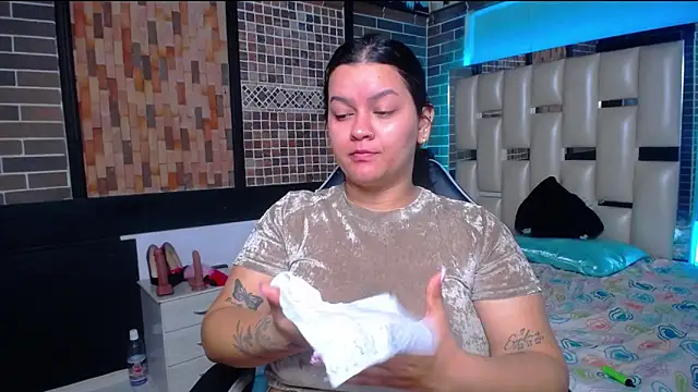 kriss sweetboobs10 online show from 10-05-25, 11:30